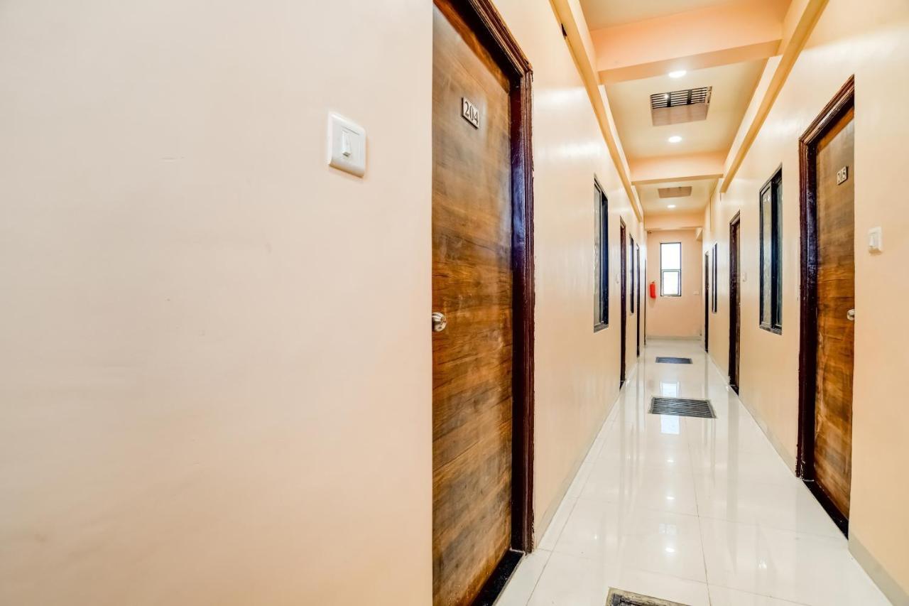 Spot On 76764 Hotel Lux Indore Exterior foto